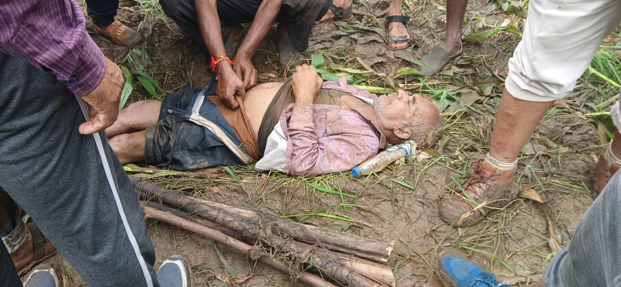 जानवरों के लिए बिछाया गया करंट जाल में फँसकर किसान की मौत 3 1756126140 WhatsApp Image 2025 08 25 at 6.16.59 PM